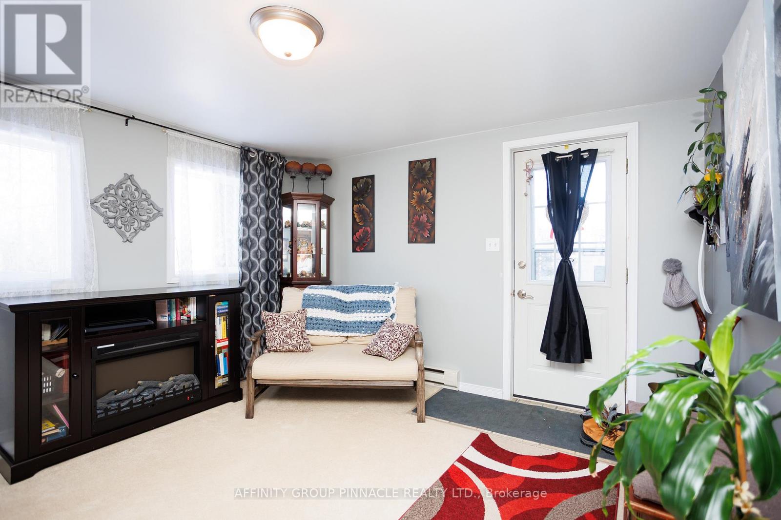 39 Ash Loop Street, Kawartha Lakes, Ontario  K9V 0K1 - Photo 5 - X12717424