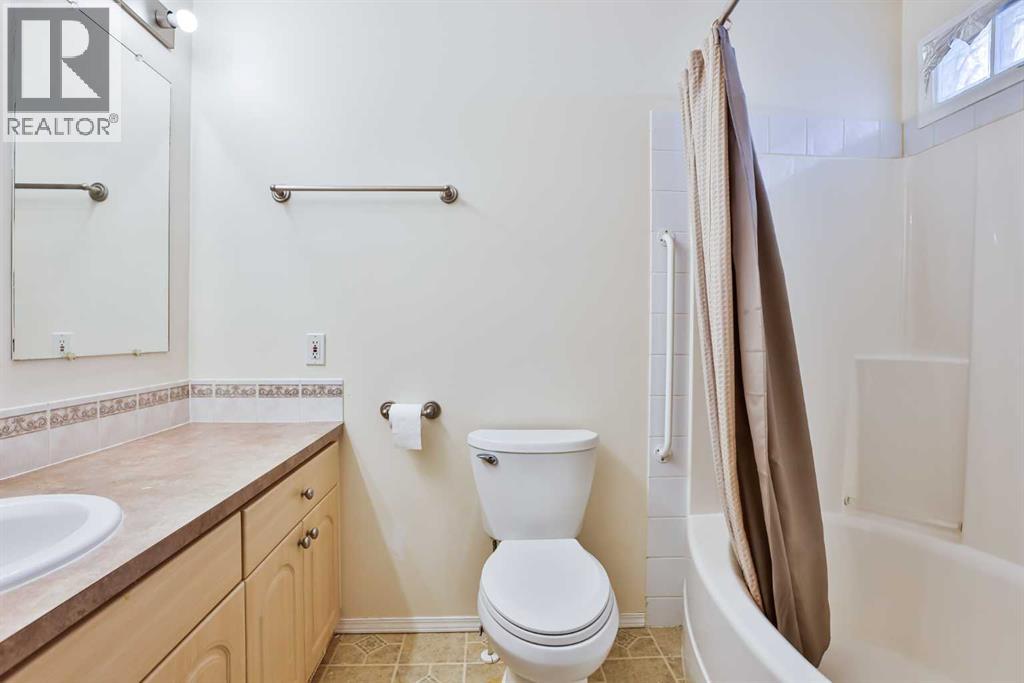 4622 Miners Road, Coalhurst, Alberta  T0L 0V0 - Photo 13 - A2271155