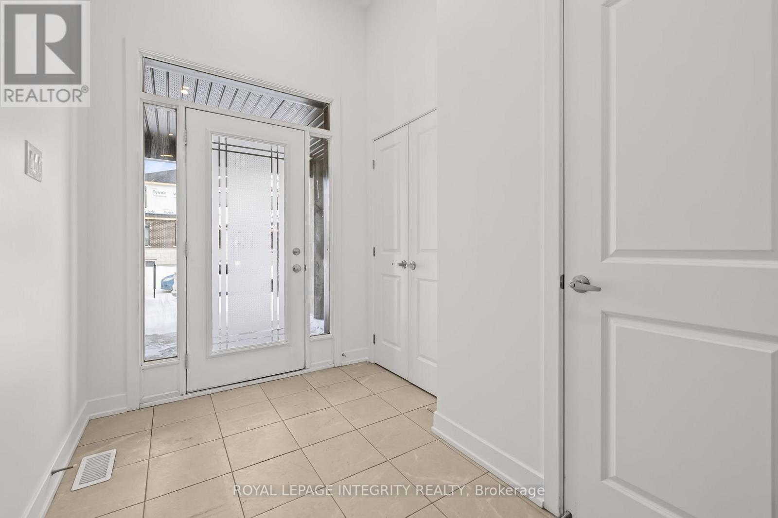 264 Monticello Avenue, Ottawa, Ontario  K2S 2S1 - Photo 2 - X12717510