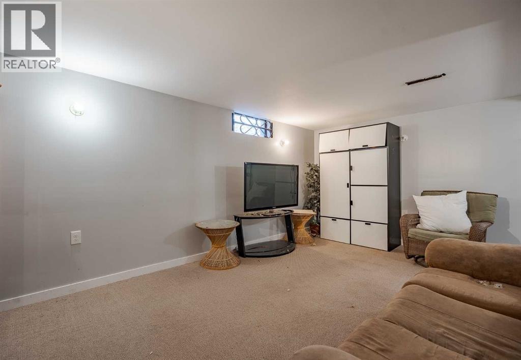 853 Northmount Drive Nw, Calgary, Alberta  T2L 0A3 - Photo 14 - A2280480