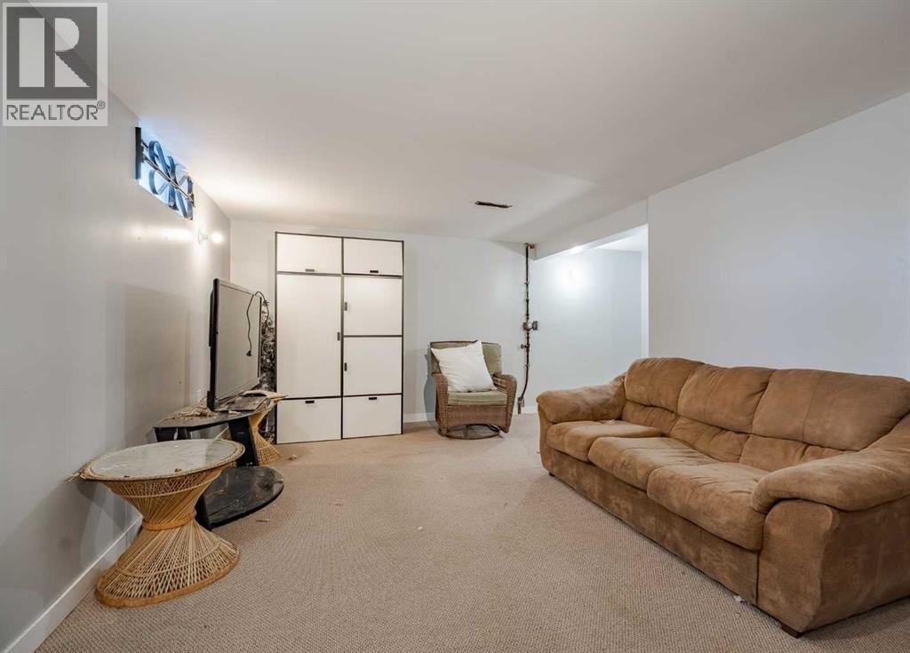 853 Northmount Drive Nw, Calgary, Alberta  T2L 0A3 - Photo 15 - A2280480