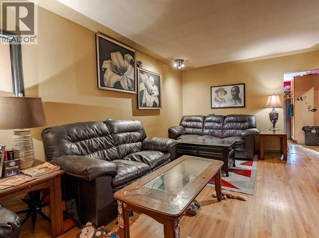 853 Northmount Drive Nw, Calgary, Alberta  T2L 0A3 - Photo 5 - A2280480