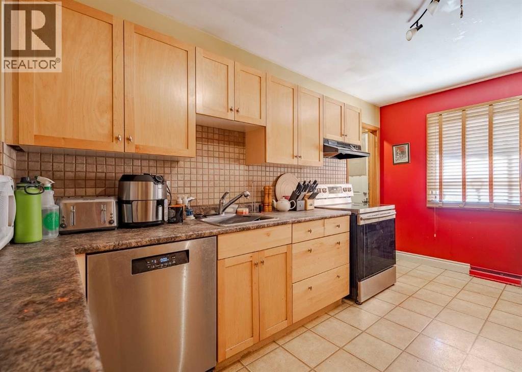 853 Northmount Drive Nw, Calgary, Alberta  T2L 0A3 - Photo 7 - A2280480