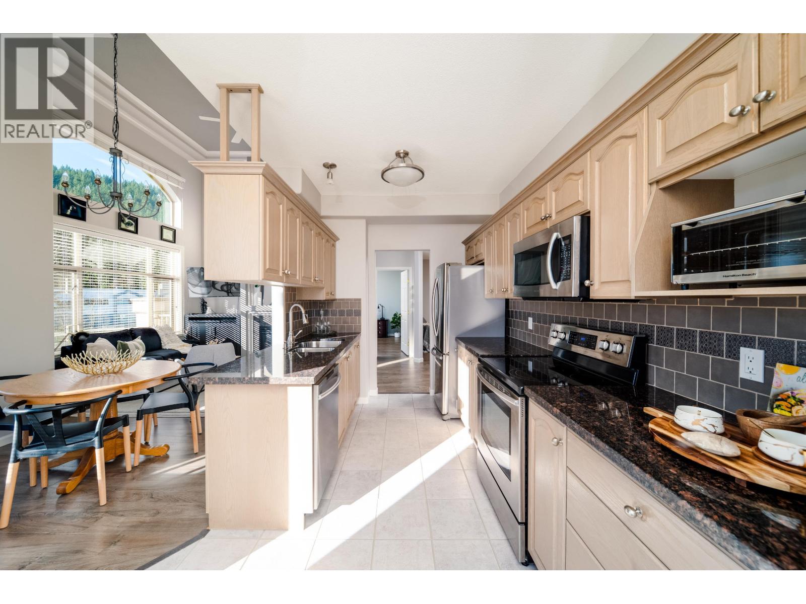 314 3176 Plateau Boulevard, Coquitlam, British Columbia  V3E 3J2 - Photo 6 - R3081781