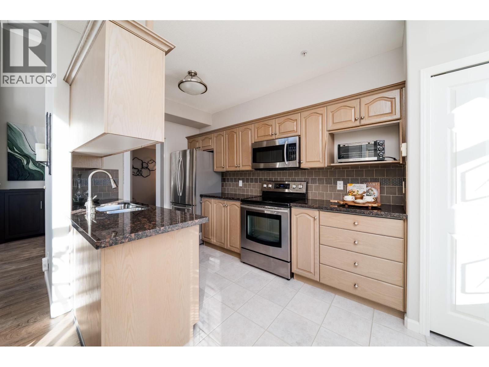 314 3176 Plateau Boulevard, Coquitlam, British Columbia  V3E 3J2 - Photo 7 - R3081781