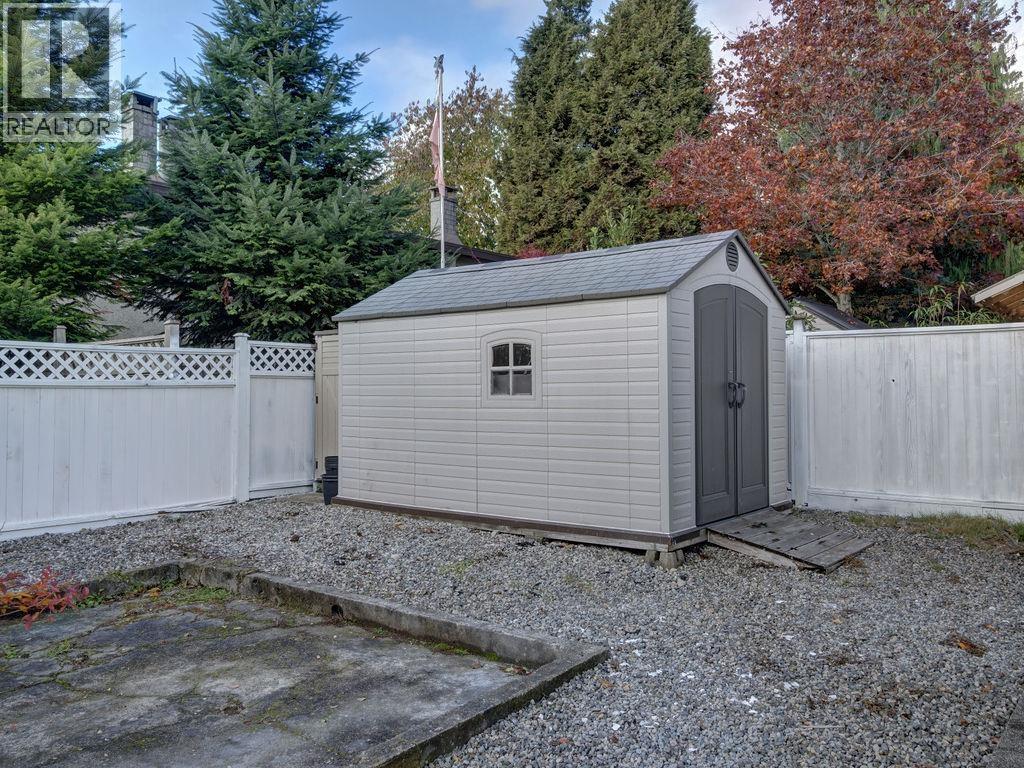 776 Seacot Way, Gibsons, British Columbia  V0N 1V9 - Photo 7 - R3081786