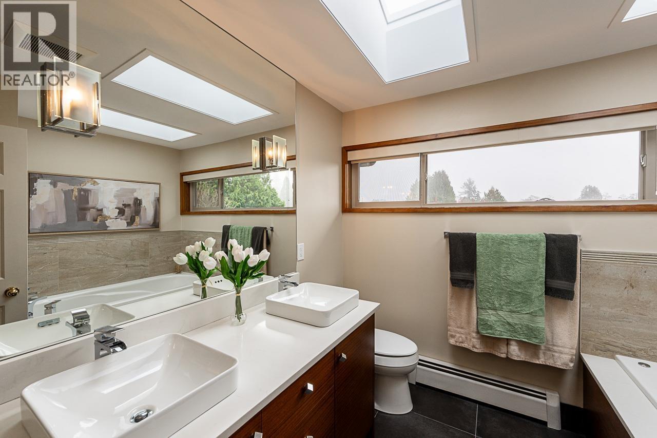 918 50b Street, Delta, British Columbia  V4M 2V9 - Photo 12 - R3081795