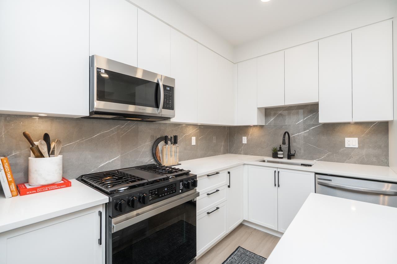 208 3528 146a Street, Surrey, British Columbia  V4P 0H4 - Photo 9 - R3081198