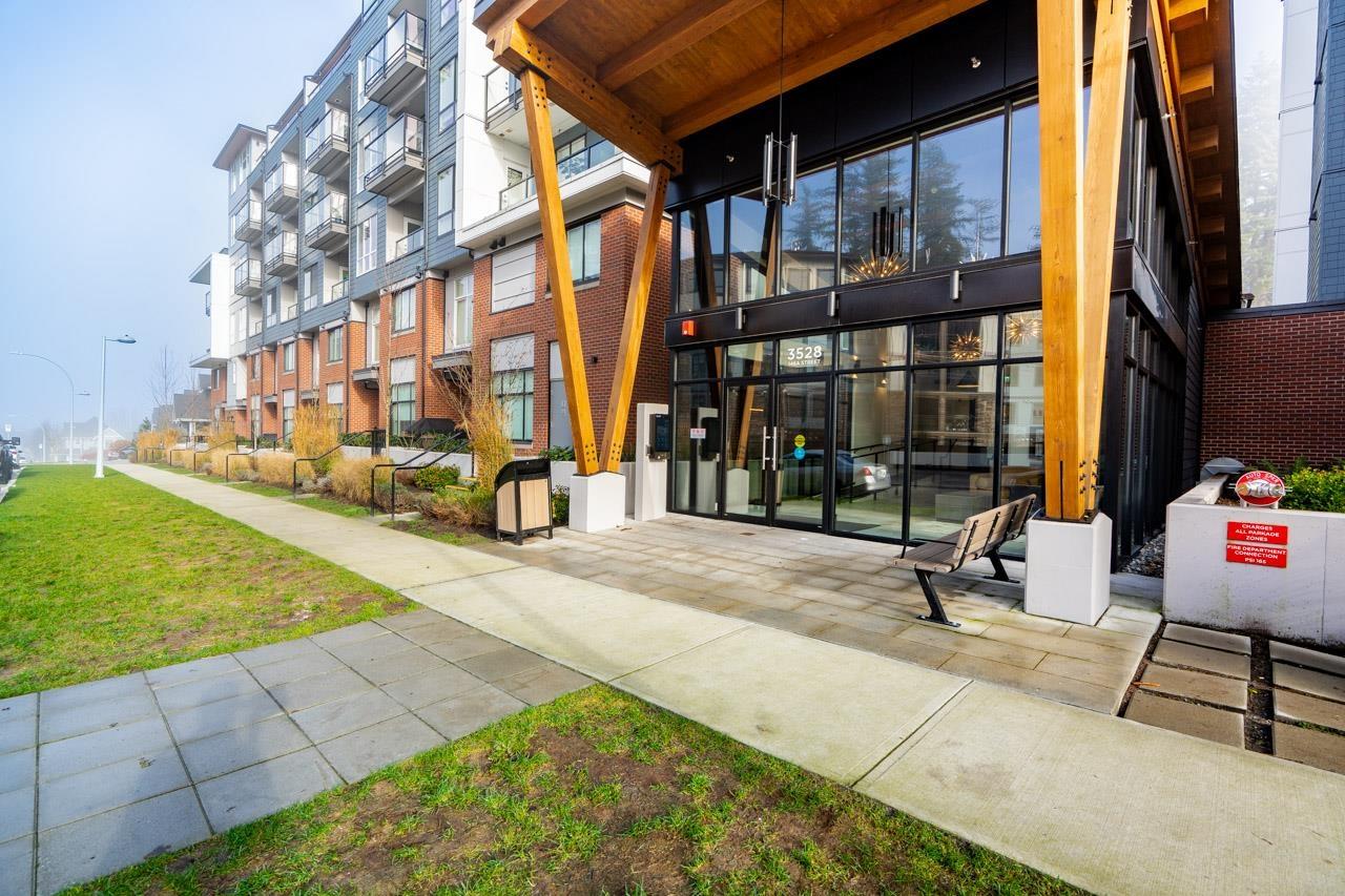 208 3528 146a Street, Surrey, British Columbia  V4P 0H4 - Photo 3 - R3081198