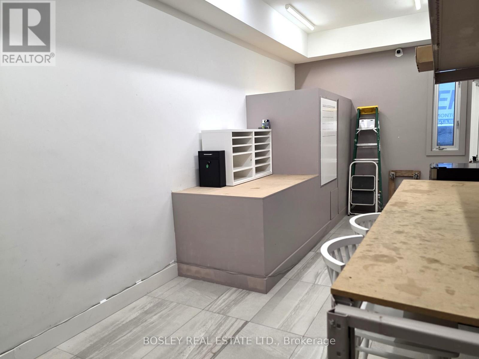 Main - 1052 Queen Street W, Toronto, Ontario  M6J 1H7 - Photo 10 - C12715534