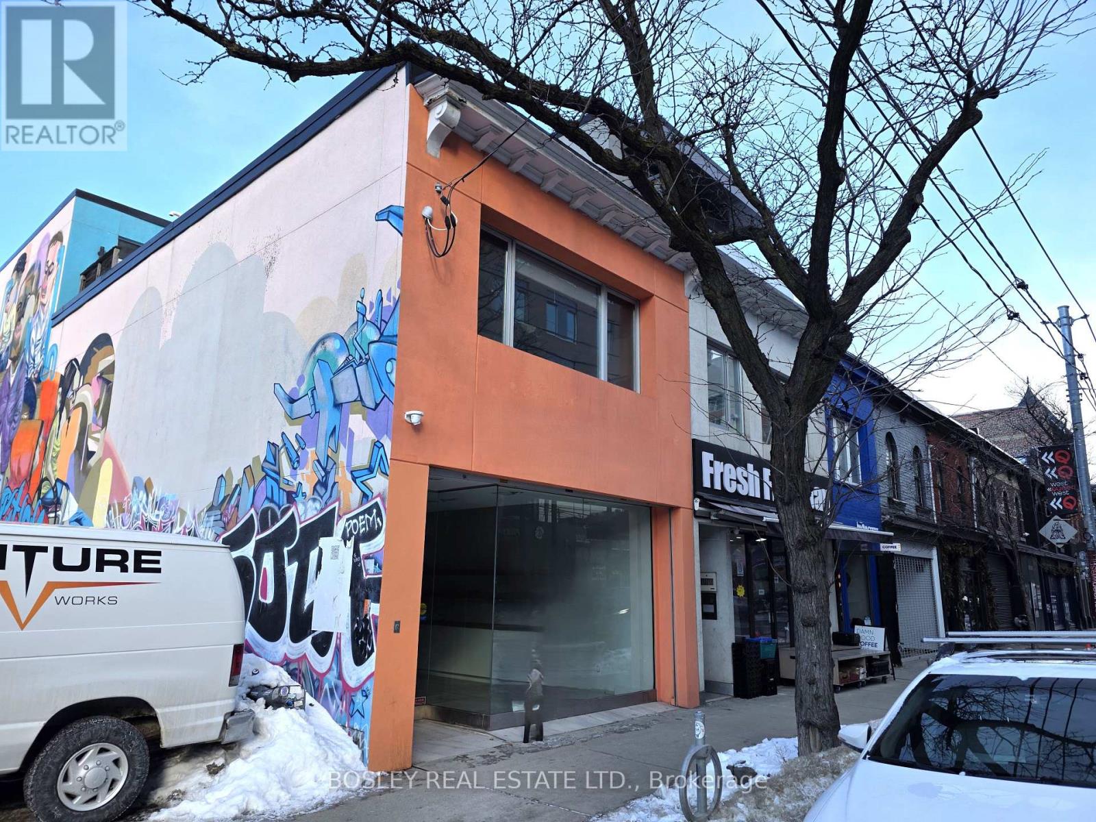 Main - 1052 Queen Street W, Toronto, Ontario  M6J 1H7 - Photo 2 - C12715534