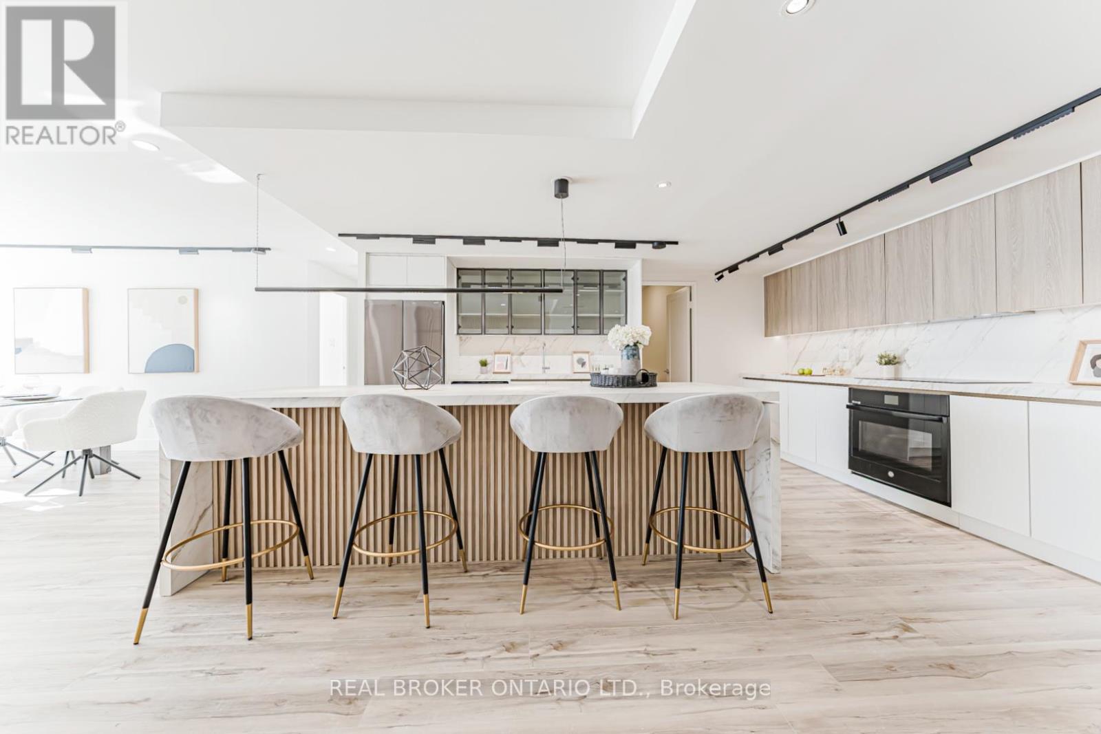 1708 - 131 TORRESDALE AVENUE, Toronto, Ontario