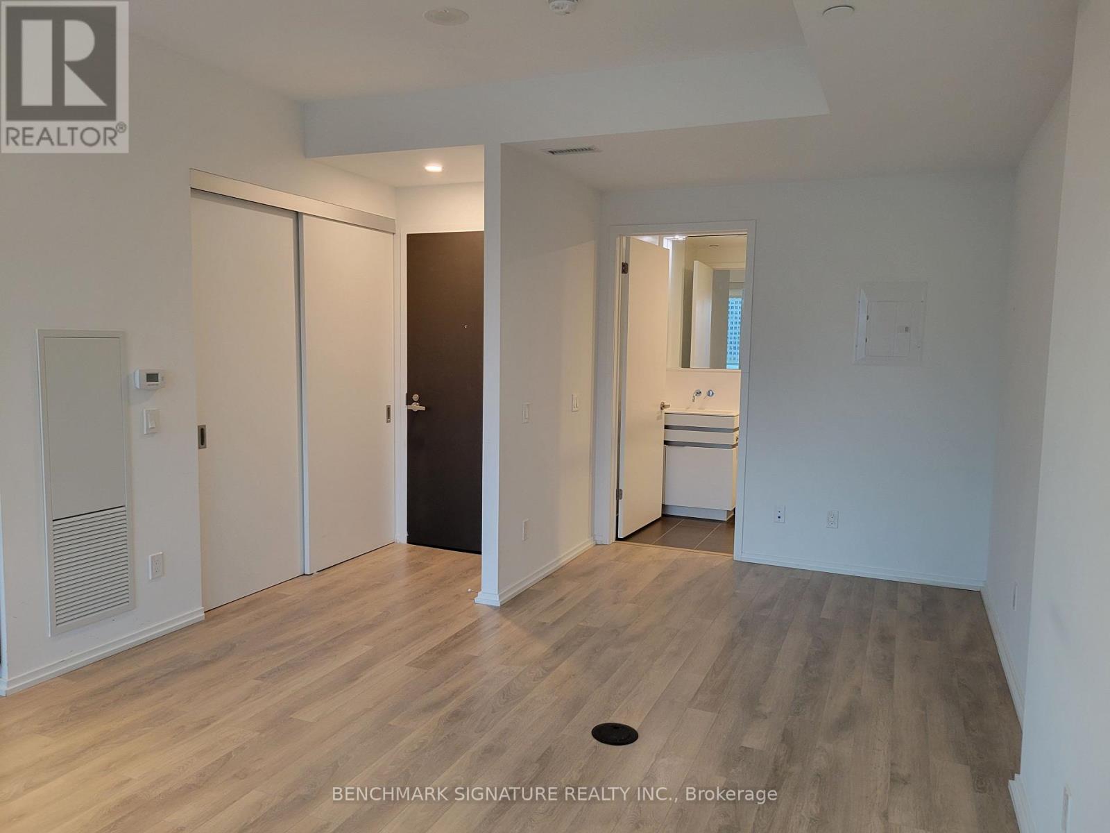 3208 - 197 Yonge Street, Toronto, Ontario  M5B 1M4 - Photo 7 - C12717404