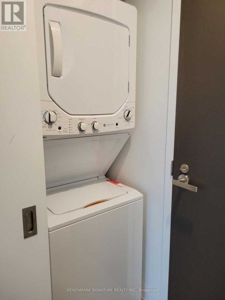 3208 - 197 Yonge Street, Toronto, Ontario  M5B 1M4 - Photo 9 - C12717404