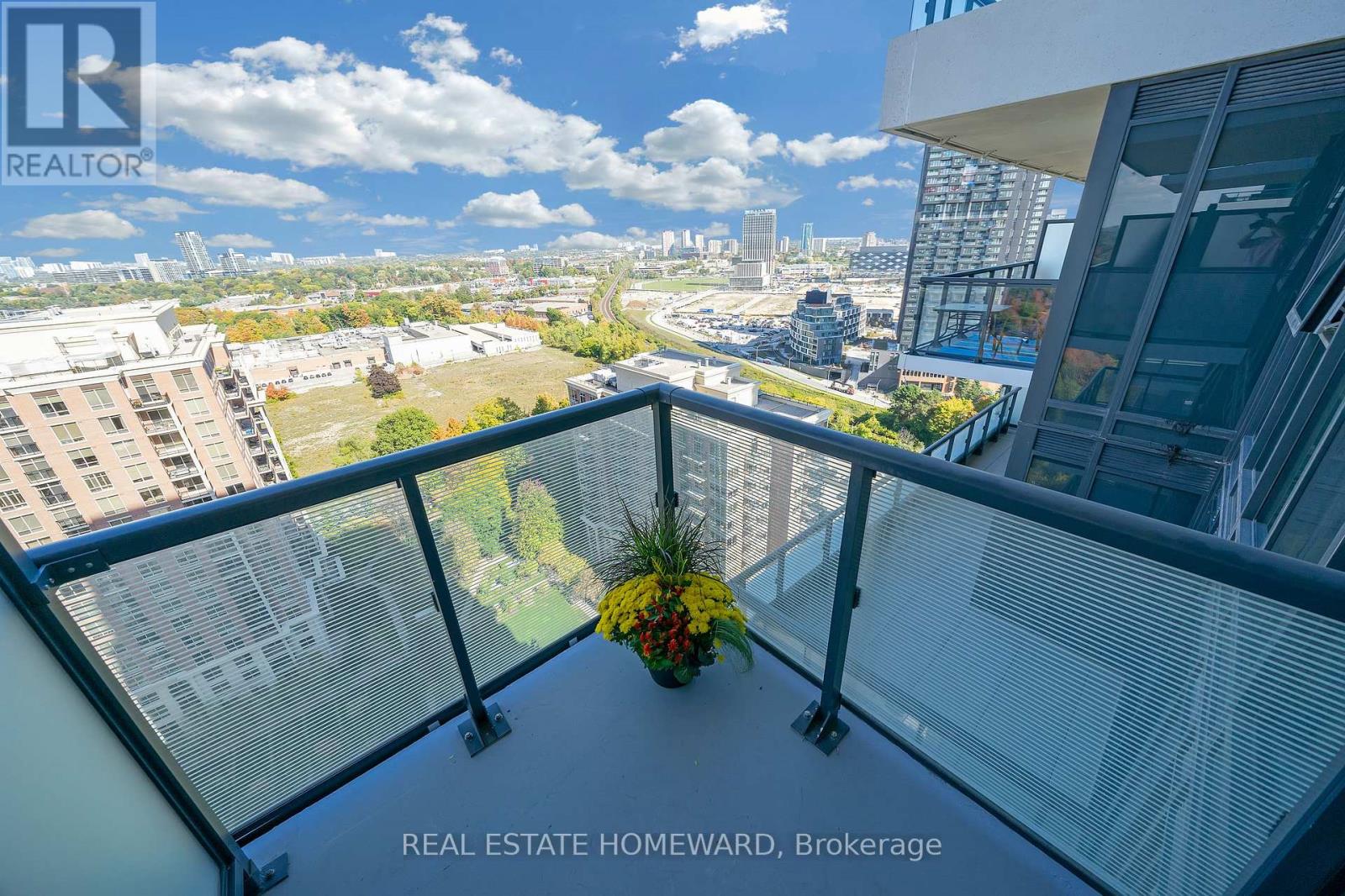 2039 - 20 Inn On The Park Drive, Toronto, Ontario  M3C 0P8 - Photo 20 - C12717408