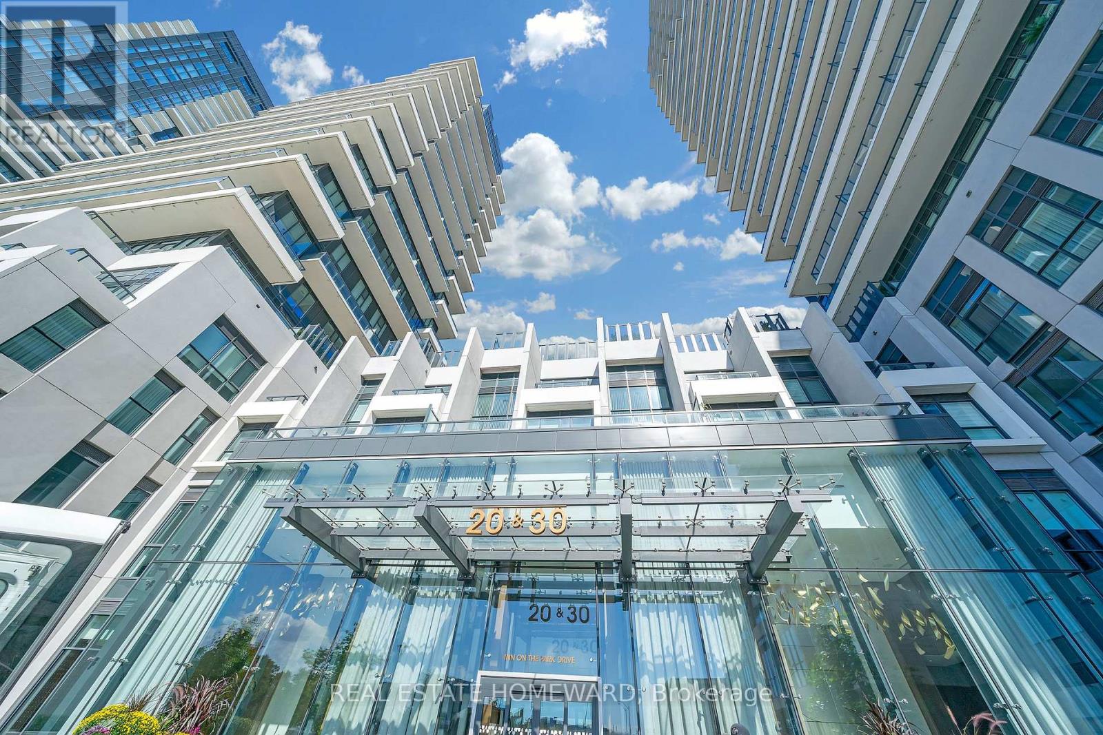 2039 - 20 Inn On The Park Drive, Toronto, Ontario  M3C 0P8 - Photo 3 - C12717408