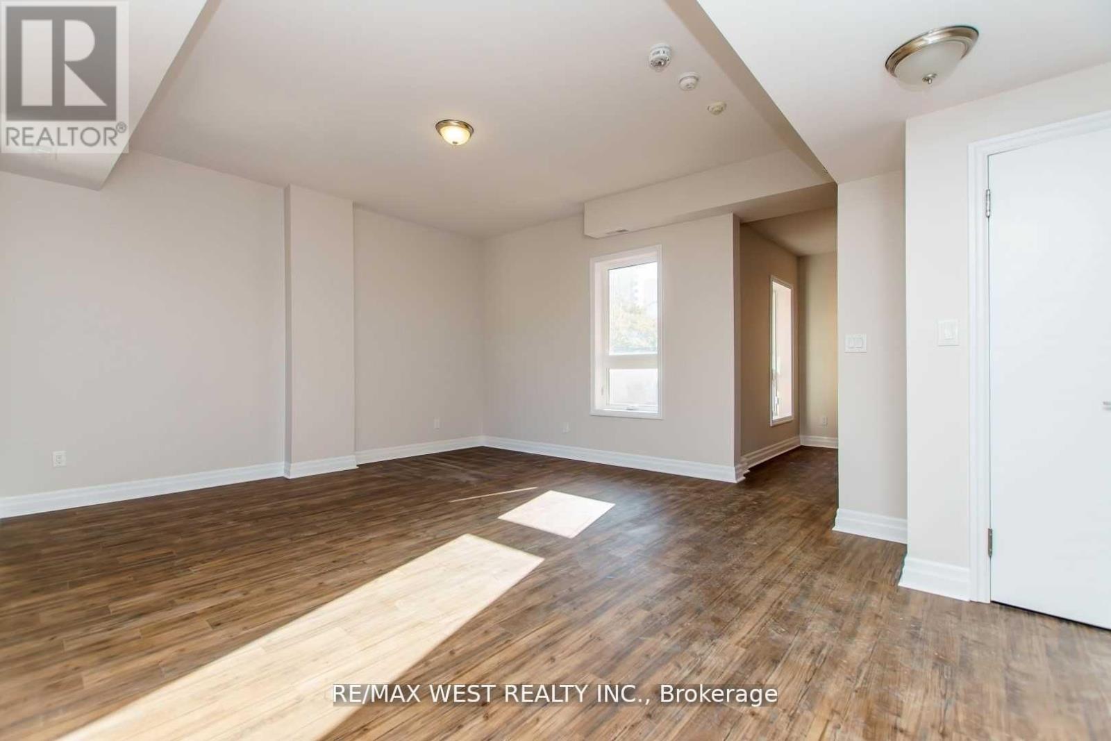 2nd Flr - 13 Grange Avenue, Toronto, Ontario  M5T 1C6 - Photo 11 - C12717450