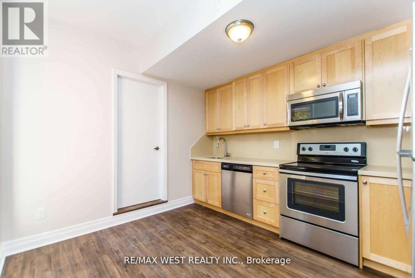 2nd Flr - 13 Grange Avenue, Toronto, Ontario  M5T 1C6 - Photo 2 - C12717450