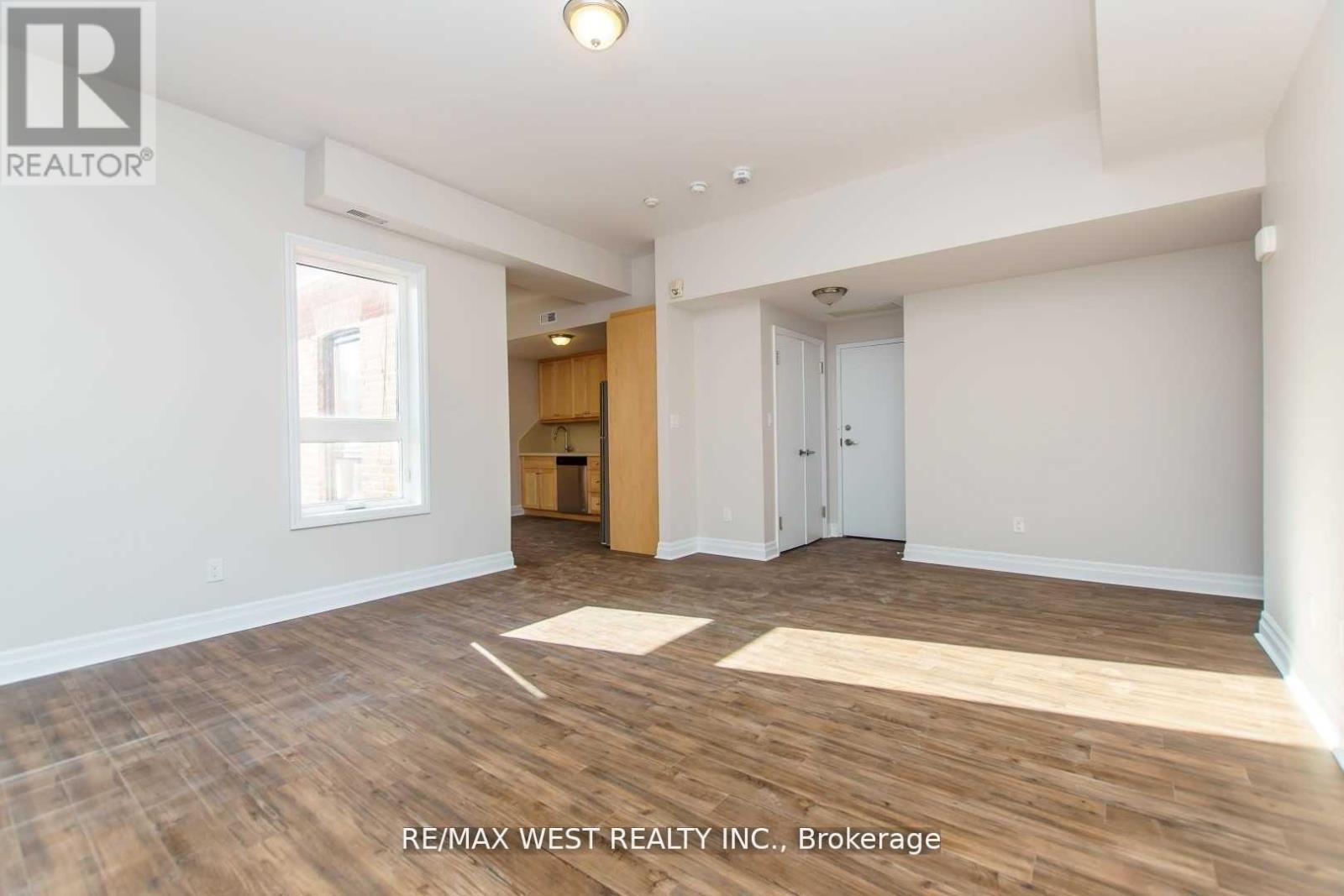 2nd Flr - 13 Grange Avenue, Toronto, Ontario  M5T 1C6 - Photo 6 - C12717450