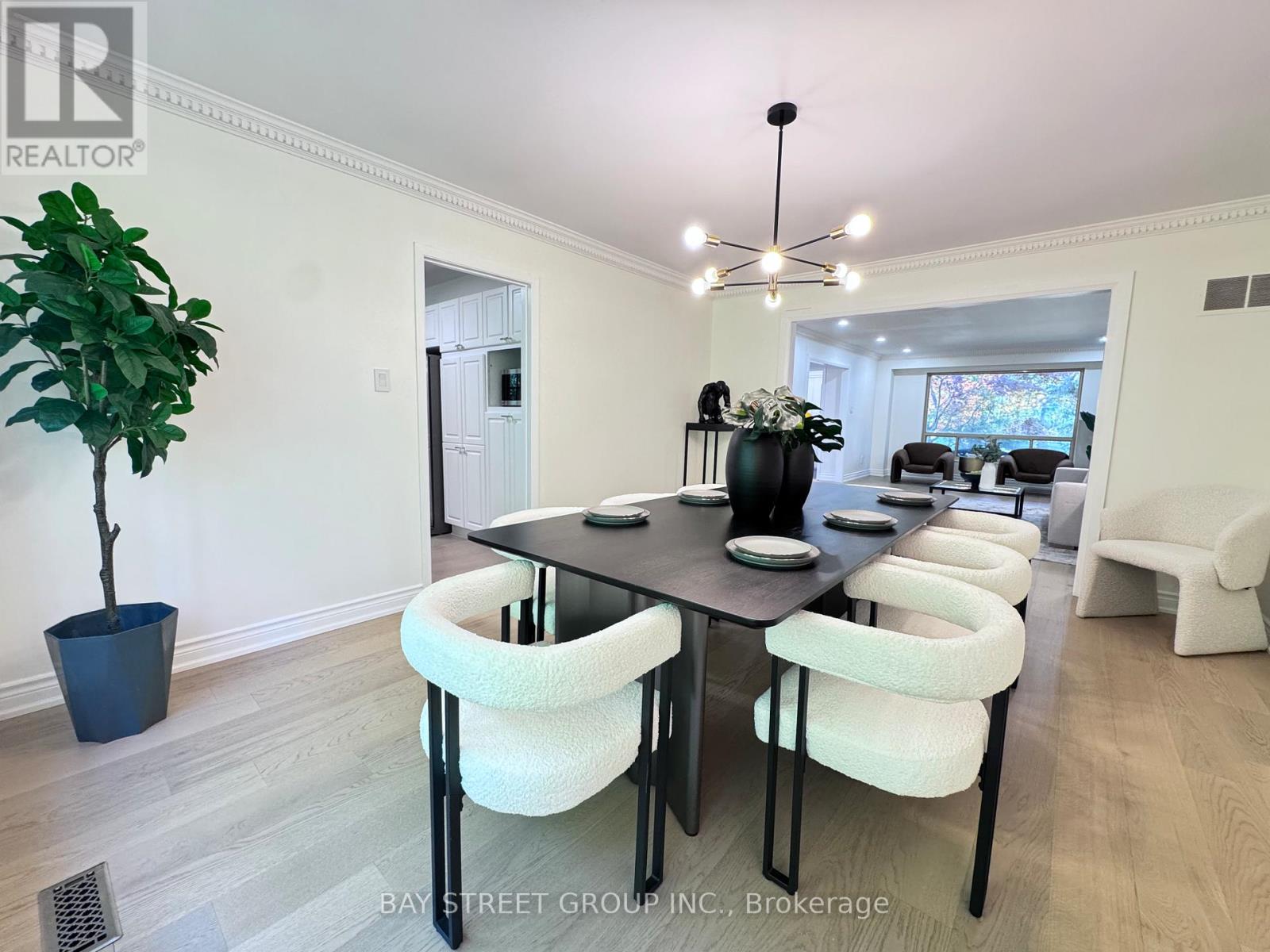 37 Abbeywood Trail, Toronto, Ontario  M3B 3B4 - Photo 10 - C12717524