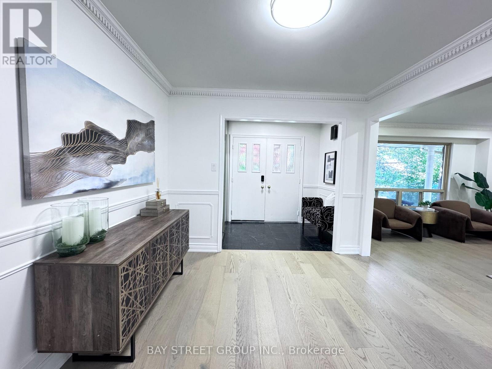 37 Abbeywood Trail, Toronto, Ontario  M3B 3B4 - Photo 4 - C12717524