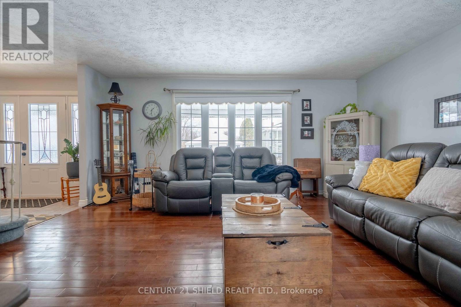 1319 Aubin Avenue, Cornwall, Ontario  K6J 4R9 - Photo 8 - X12717480