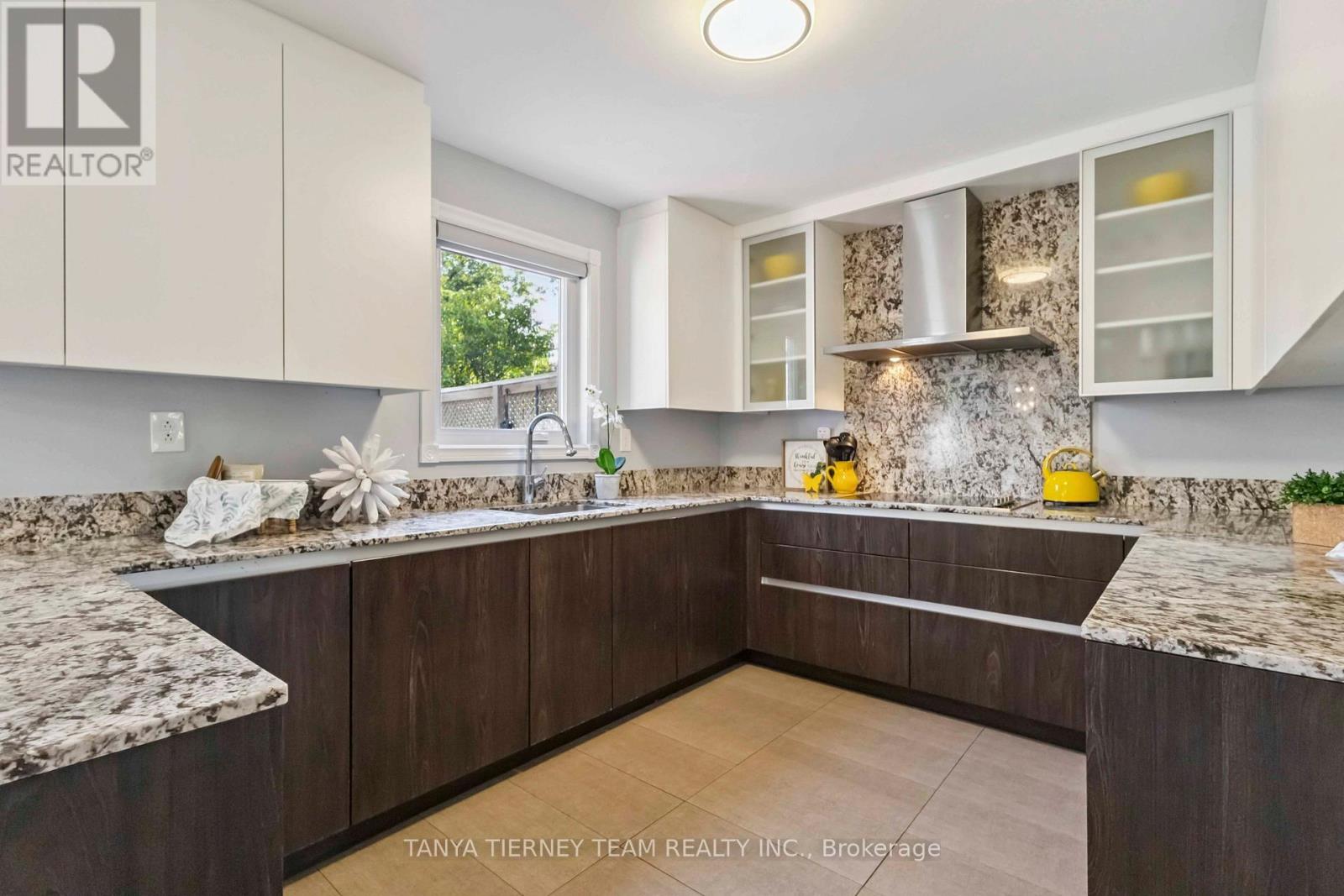 46 Foster Crescent, Whitby, Ontario  L1R 1B9 - Photo 13 - E12717454