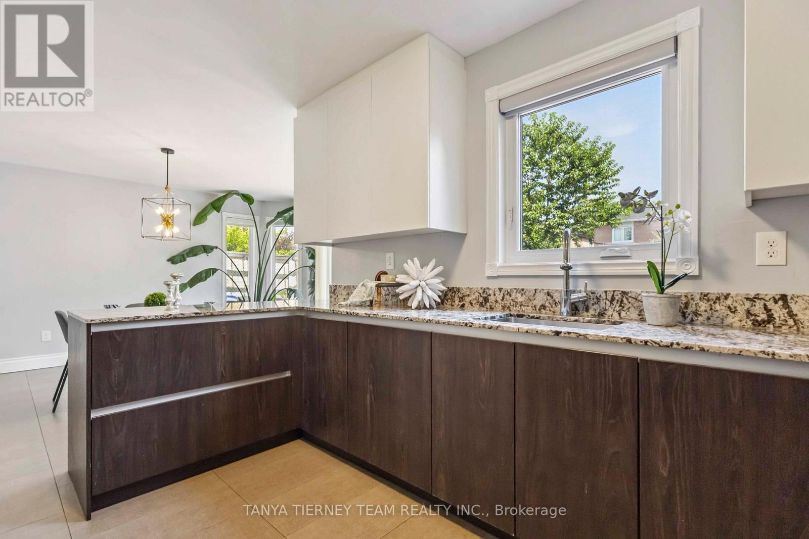 46 Foster Crescent, Whitby, Ontario  L1R 1B9 - Photo 14 - E12717454