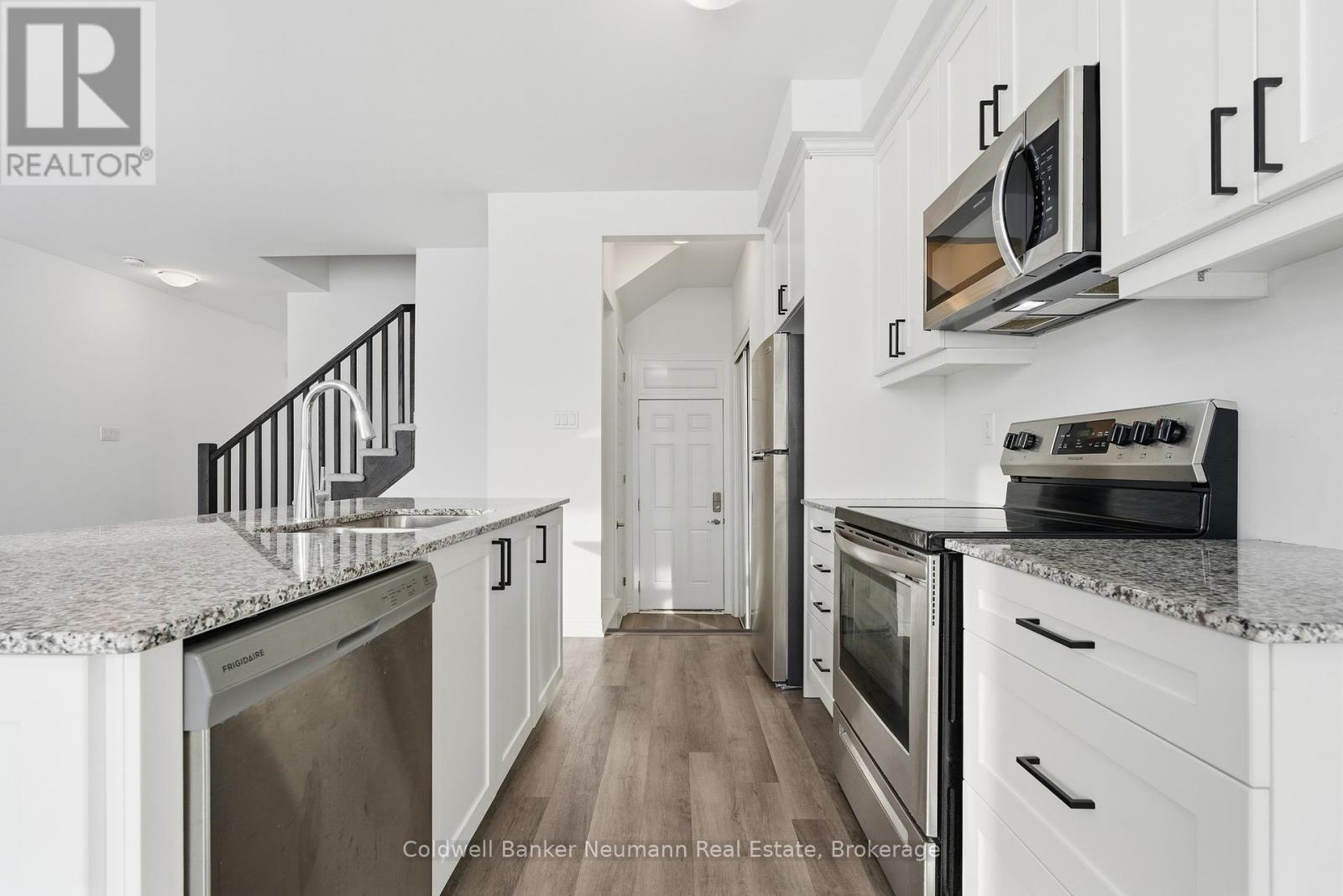 222 Histand Trail, Kitchener, Ontario N2R 0S3 - Photo 8 - X12715324