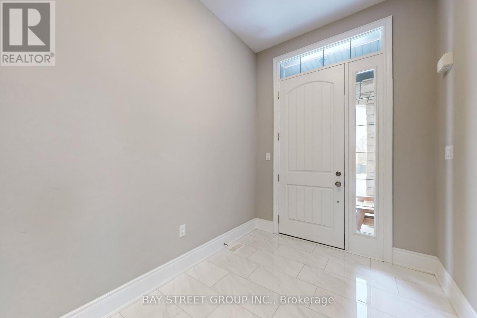 39 Cairns Gate, King, Ontario  L7B 0P5 - Photo 3 - N12717428