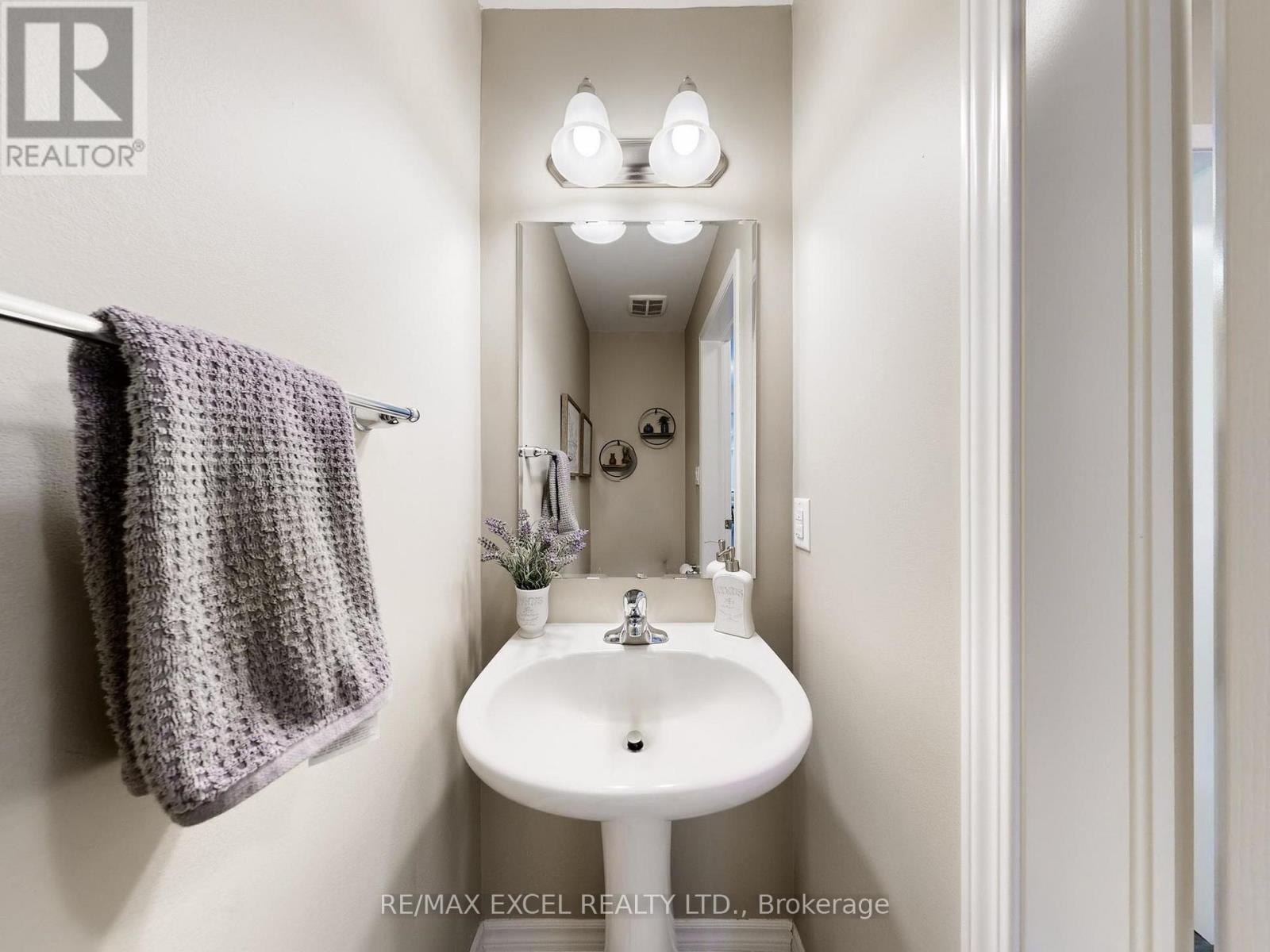 89 Hutt Crescent, Aurora, Ontario  L4G 0T2 - Photo 14 - N12717460