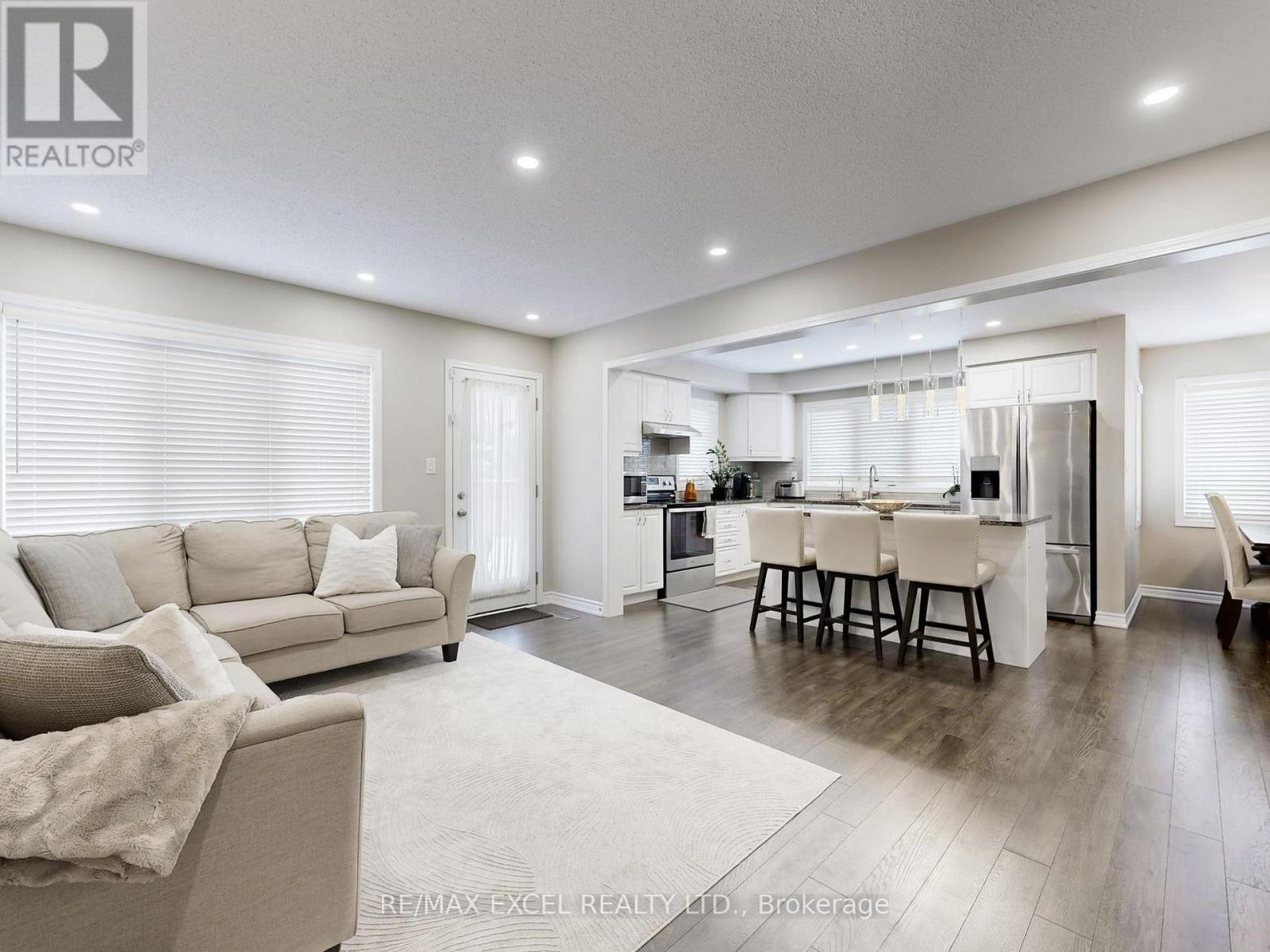 89 Hutt Crescent, Aurora, Ontario  L4G 0T2 - Photo 6 - N12717460