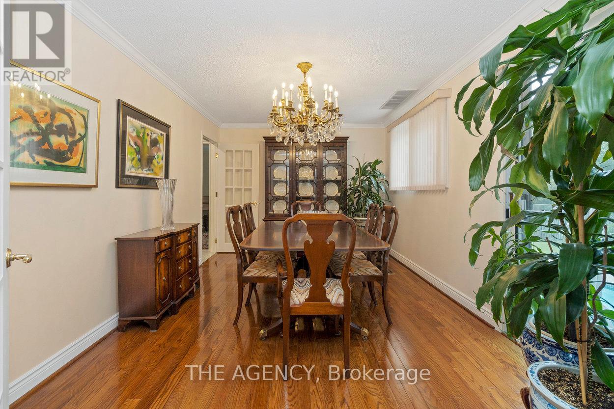 178 Millpond Court, Richmond Hill, Ontario  L4C 4W5 - Photo 7 - N12717472