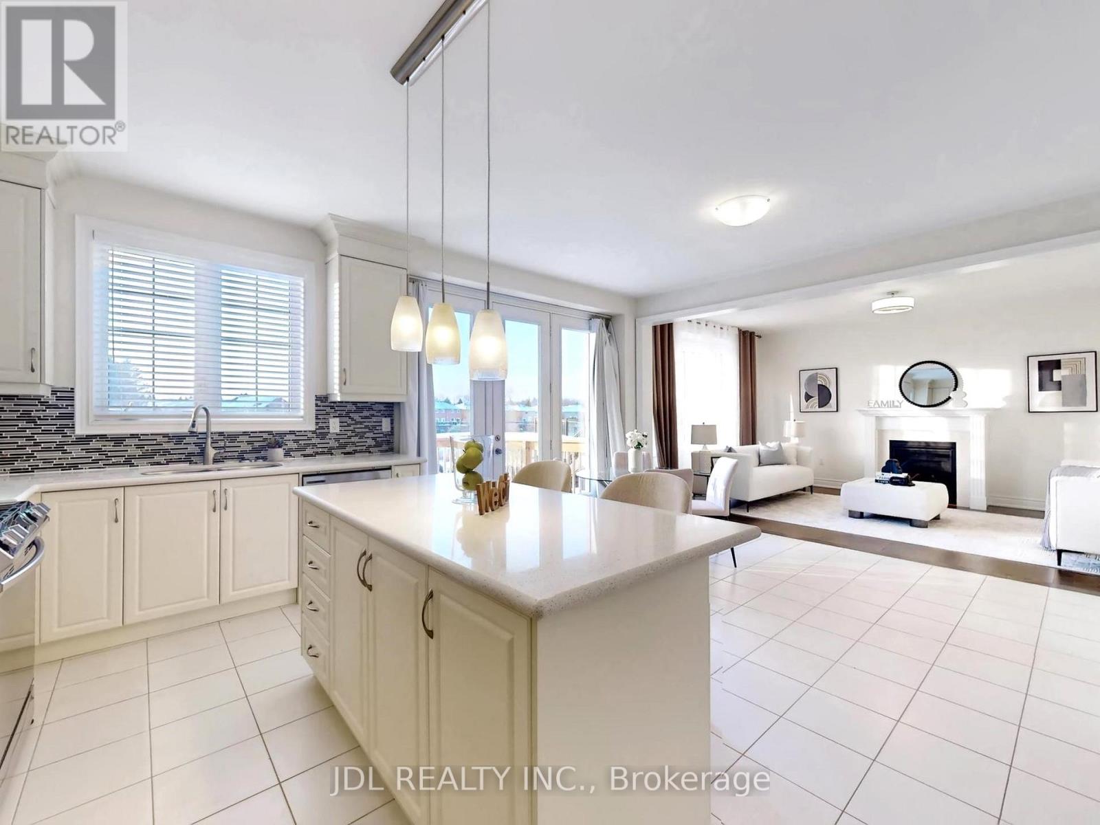 548 Somerville Drive, Newmarket, Ontario  L3X 0K2 - Photo 18 - N12717474