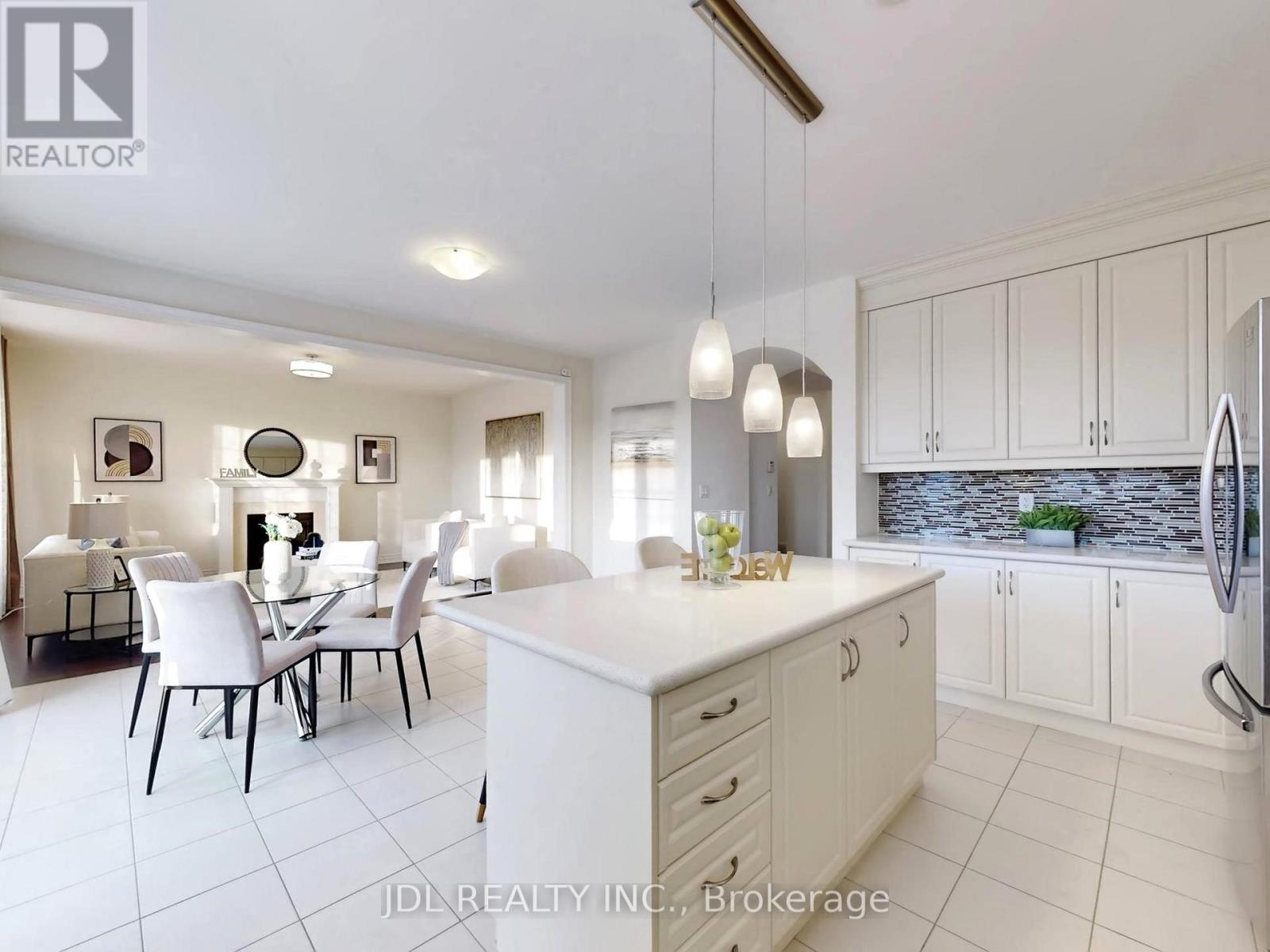 548 Somerville Drive, Newmarket, Ontario  L3X 0K2 - Photo 19 - N12717474