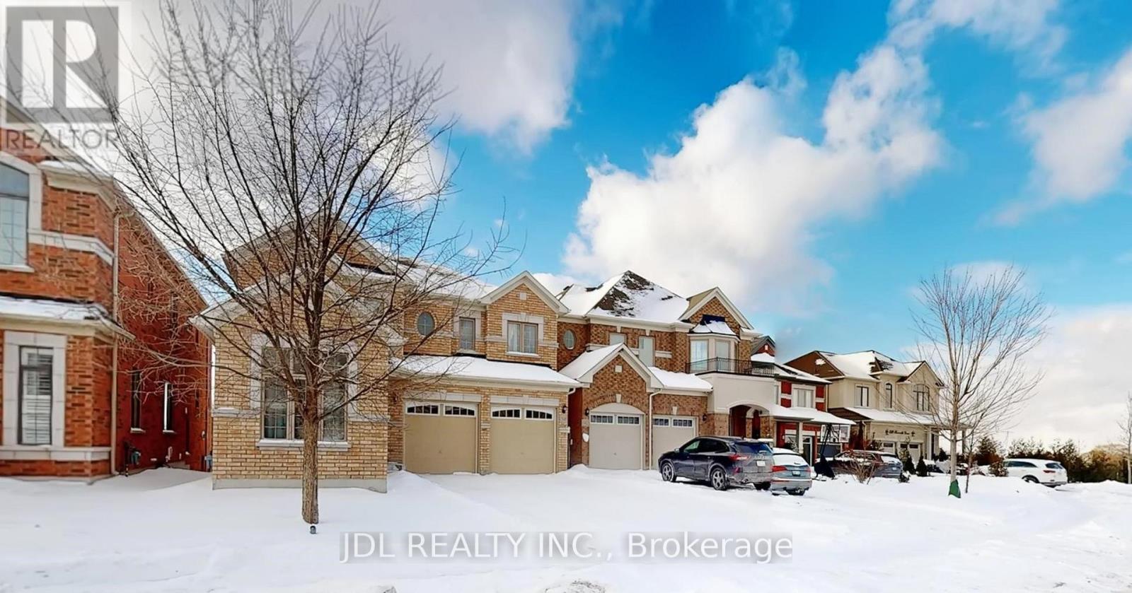 548 Somerville Drive, Newmarket, Ontario  L3X 0K2 - Photo 2 - N12717474