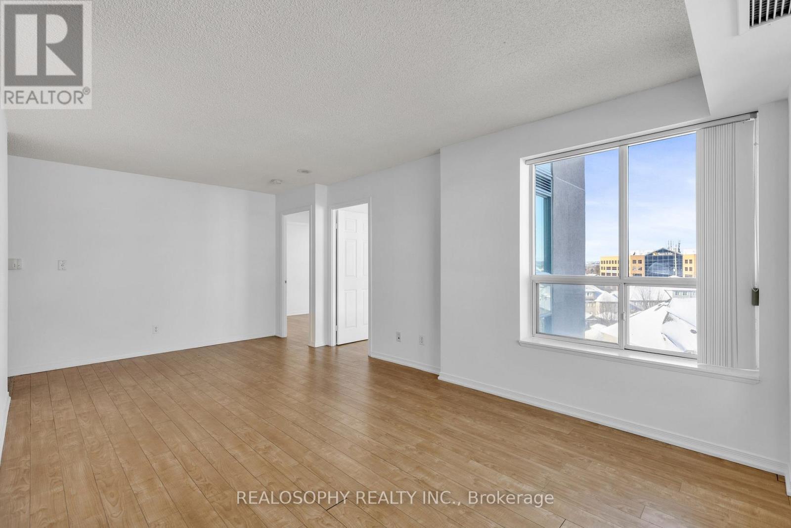 520 - 3 Ellesmere Street, Richmond Hill, Ontario  L4B 4N2 - Photo 4 - N12717498