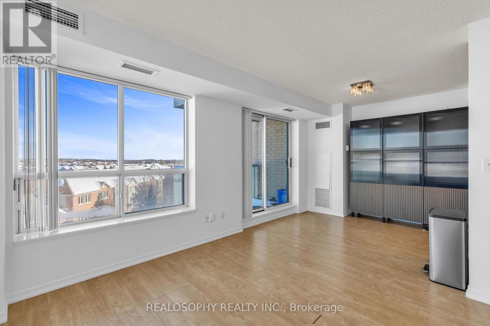 520 - 3 Ellesmere Street, Richmond Hill, Ontario  L4B 4N2 - Photo 5 - N12717498