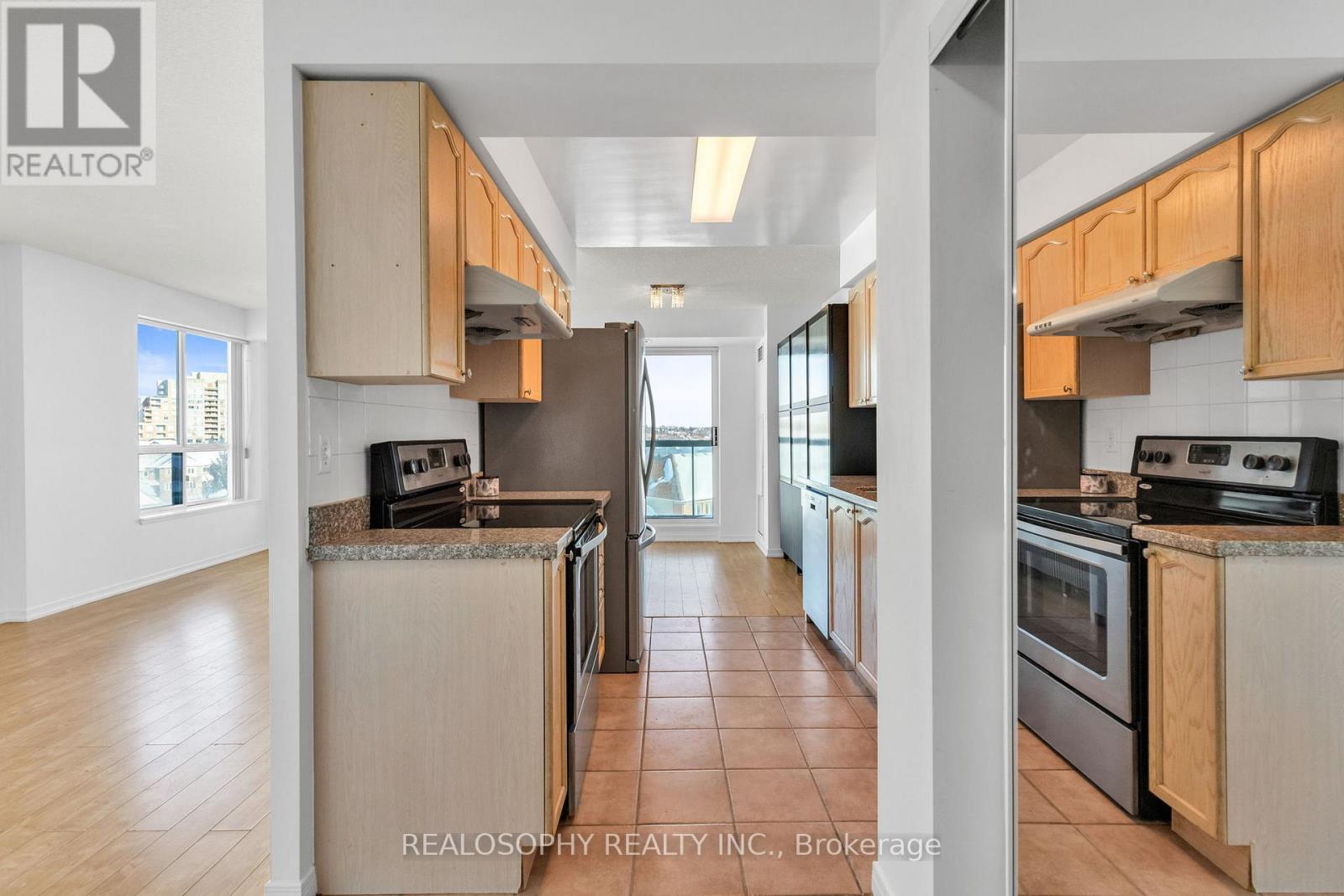 520 - 3 Ellesmere Street, Richmond Hill, Ontario  L4B 4N2 - Photo 6 - N12717498