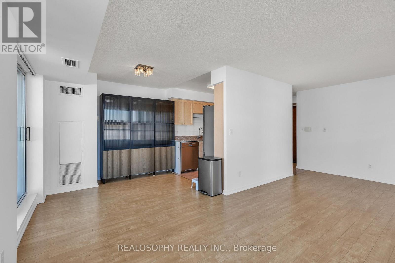 520 - 3 Ellesmere Street, Richmond Hill, Ontario  L4B 4N2 - Photo 7 - N12717498