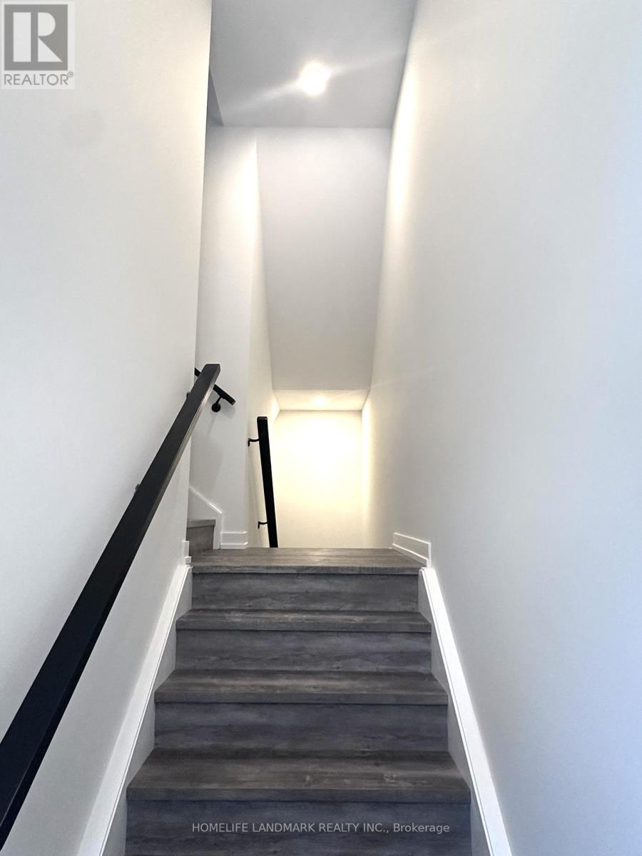 45 Peace Lane, Richmond Hill, Ontario  L4B 0J4 - Photo 2 - N12717512