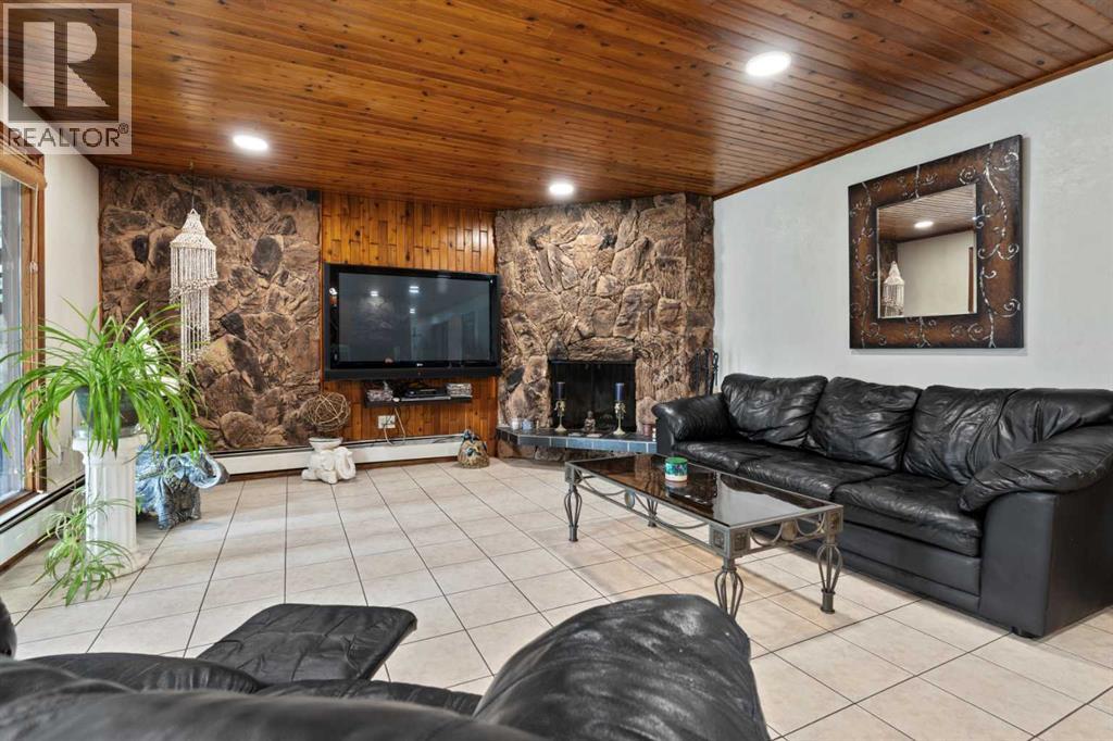 3810 64 Street, Camrose, Alberta  T4V 2Z2 - Photo 4 - A2279885