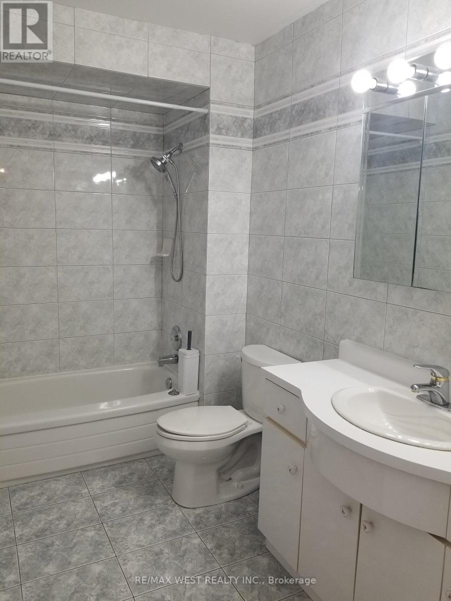 38 Milady Road, Toronto, Ontario  M9L 2H8 - Photo 11 - W12717416