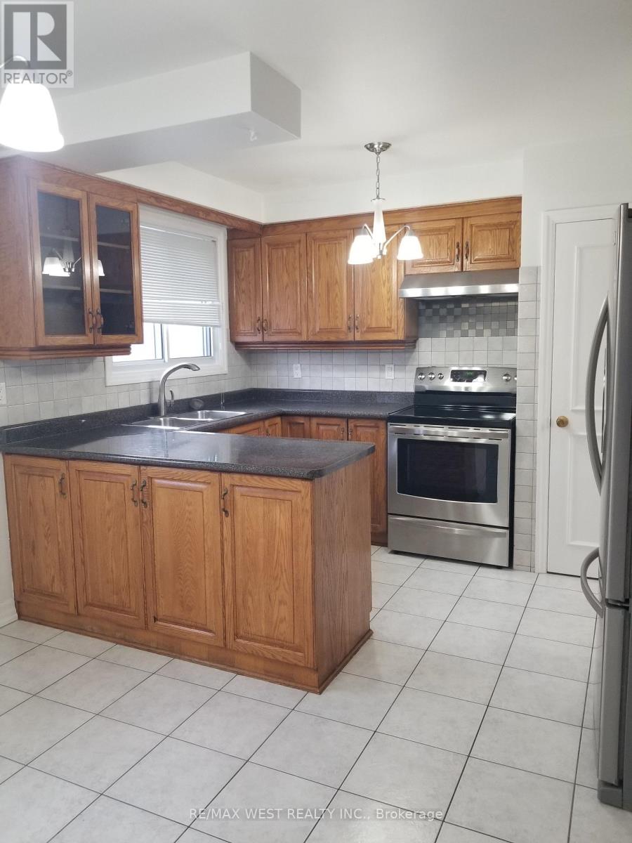 38 Milady Road, Toronto, Ontario  M9L 2H8 - Photo 5 - W12717416