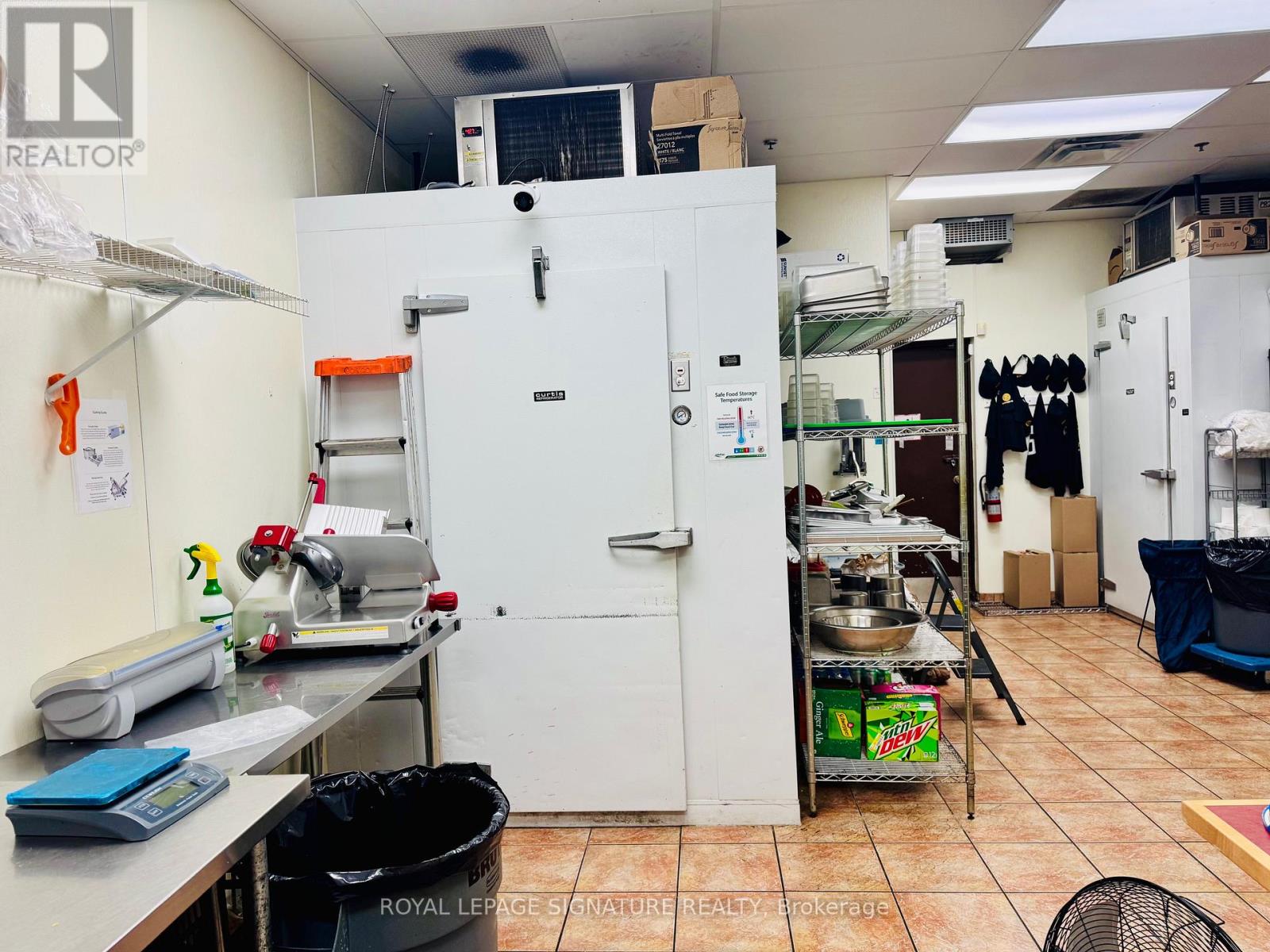 16 - 511 Maple Grove Drive, Oakville, Ontario  L6J 6X8 - Photo 5 - W12717426