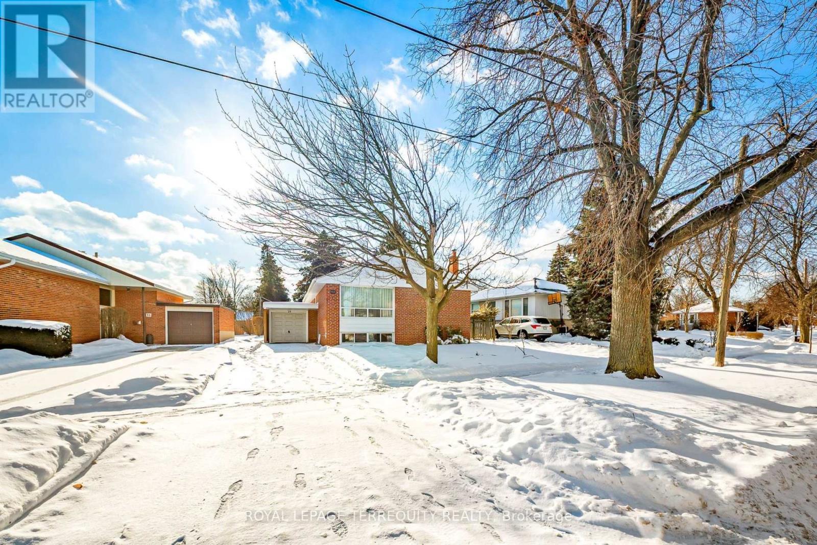29 HOLYWELL DRIVE, Toronto, Ontario