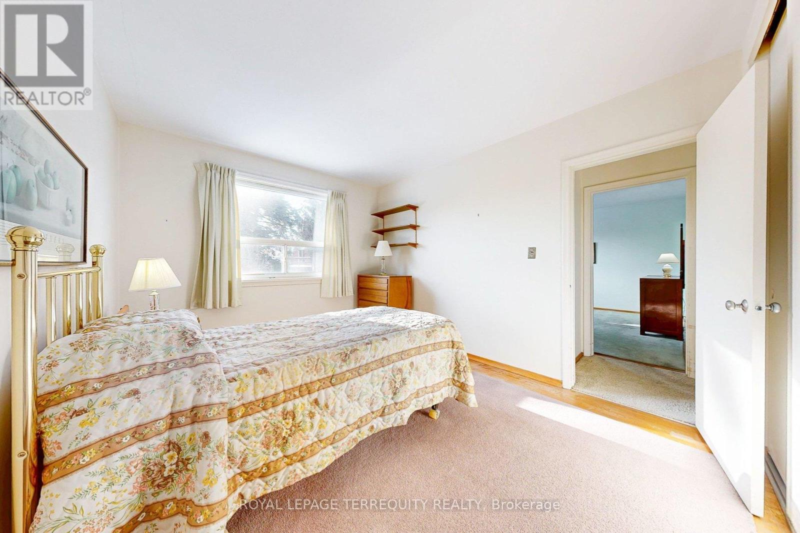 29 Holywell Drive, Toronto, Ontario  M9R 1K4 - Photo 20 - W12717442