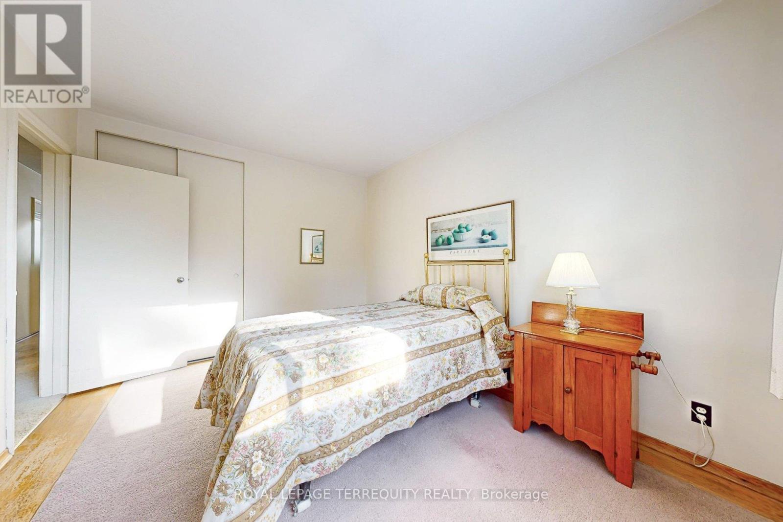 29 Holywell Drive, Toronto, Ontario  M9R 1K4 - Photo 21 - W12717442