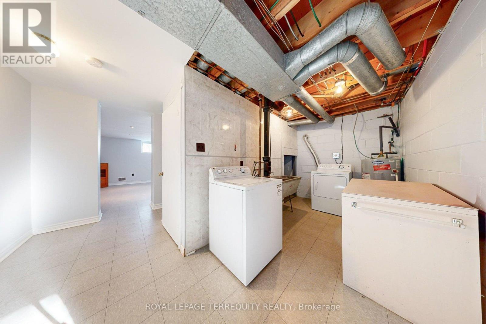 29 Holywell Drive, Toronto, Ontario  M9R 1K4 - Photo 23 - W12717442