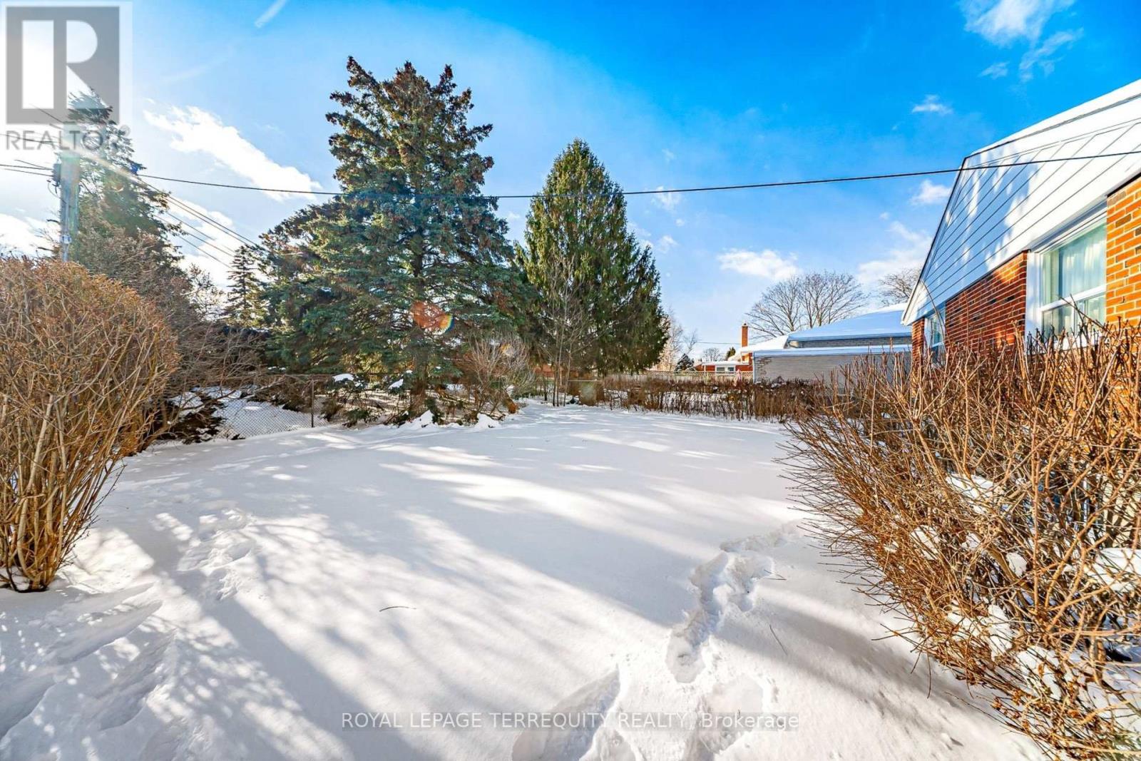 29 Holywell Drive, Toronto, Ontario  M9R 1K4 - Photo 29 - W12717442